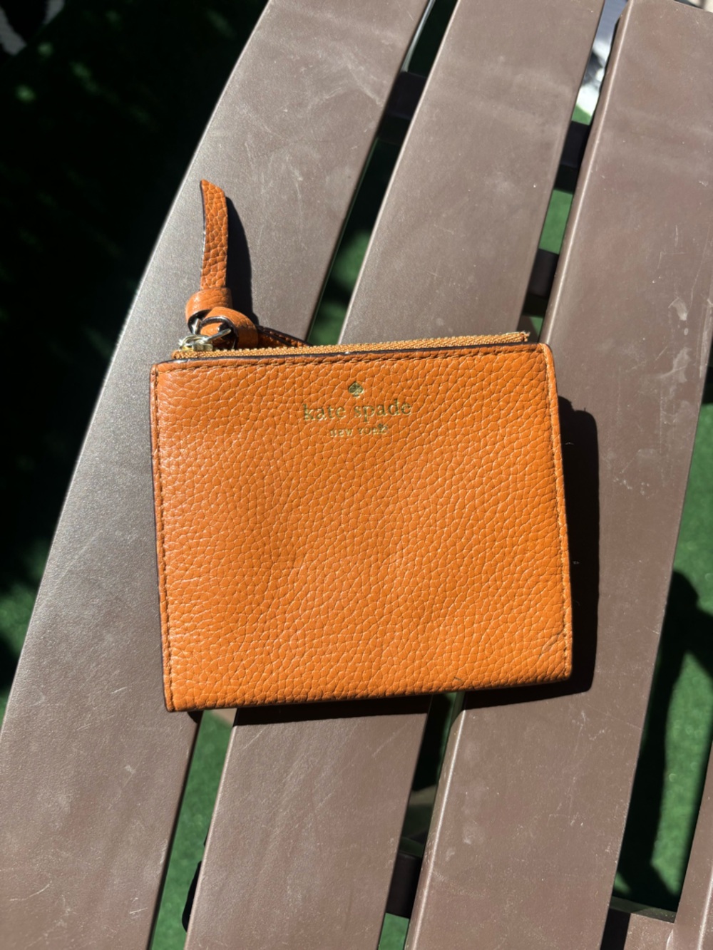 kate spade Pebbled Leather Zip Wallet in Cognac